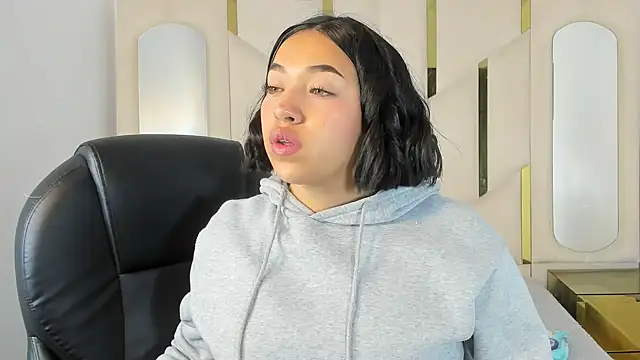 Snapshot of IsabellRodriguez18 chatting on October 24, 2025, 3:16 am IsabellRodriguez18 online show from October 24, 2025, 3:16 am