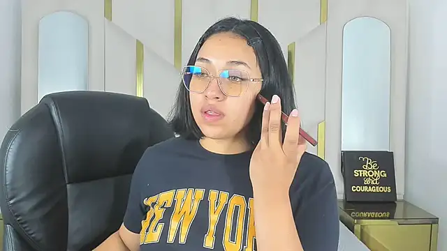 Snapshot of IsabellRodriguez18 chatting on November 14, 2025, 3:54 am IsabellRodriguez18 online show from November 14, 2025, 3:54 am