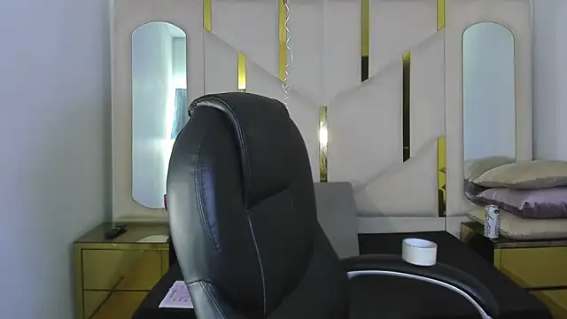 IsabellRodriguez18 online show from February 1, 2026, 3:38 am