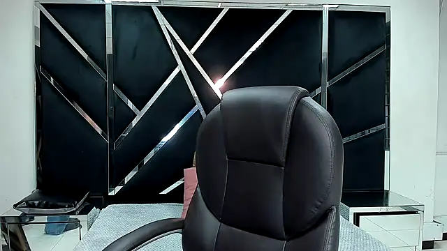 Snapshot of IsabellRodriguez18 chatting on October 9, 2025, 3:51 am IsabellRodriguez18 online show from October 9, 2025, 3:51 am