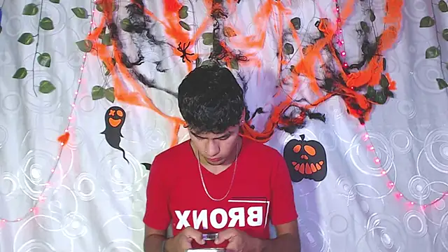 Snapshot of Andres_7676 chatting on October 25, 2025, 4:51 pm Andres 7676 online show from October 25, 2025, 4:51 pm