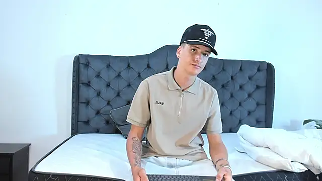 Snapshot of two_milkyway chatting on September 26, 2025, 12:23 pm two milkyway online show from September 26, 2025, 12:23 pm