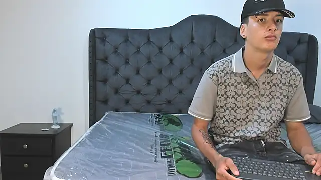 Snapshot of two_milkyway chatting on September 20, 2025, 12:10 pm two milkyway online show from September 20, 2025, 12:10 pm