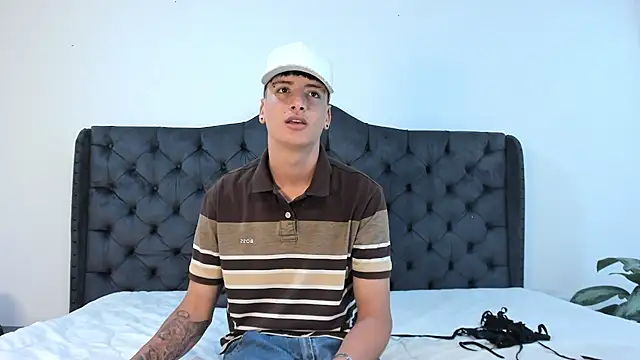 Snapshot of two_milkyway chatting on September 25, 2025, 12:00 pm two milkyway online show from September 25, 2025, 12:00 pm