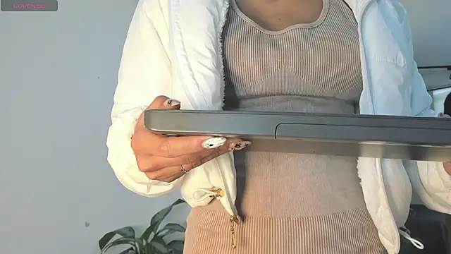 Snapshot of two_milkyway chatting on October 27, 2025, 1:34 pm two milkyway online show from October 27, 2025, 1:34 pm