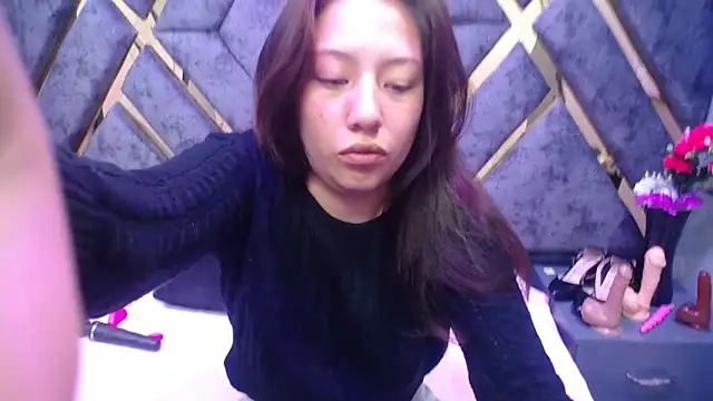 Snapshot of alison_deep chatting on May 14, 2026, 4:42 am alison deep online show from May 14, 2026, 4:42 am