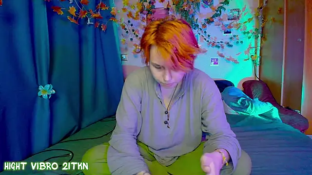 TrickyKitsune online show from November 27, 2025, 1:44 pm