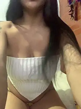 Snapshot of Thiago_x_Sahara chatting on February 6, 2026, 2:40 am Thiago x Sahara online show from February 6, 2026, 2:40 am