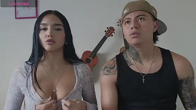 Snapshot of Thiago_x_Sahara chatting on January 18, 2026, 12:19 pm Thiago x Sahara online show from January 18, 2026, 12:19 pm