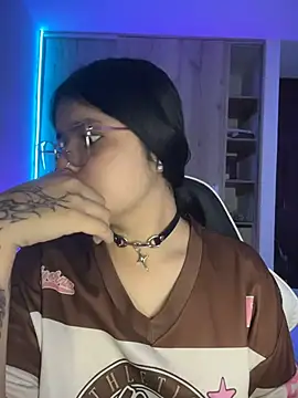 pretty angela1 online show from June 26, 2026, 9:59 am
