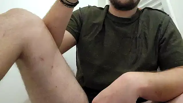 Maxoux02 online show from January 11, 2025, 4:36 pm