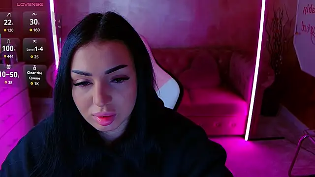 evanew  online show from December 19, 2025, 4:53 pm