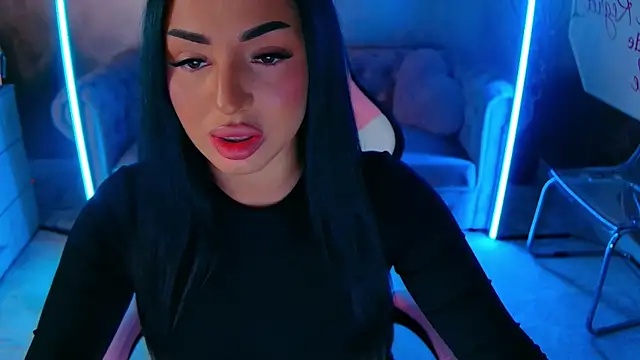 Snapshot of evanew_ chatting on October 18, 2025, 5:04 pm evanew online show from October 18, 2025, 5:04 pm