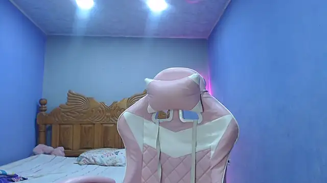 Snapshot of Coral0403 chatting on November 20, 2025, 12:00 am Coral0403 online show from November 20, 2025, 12:00 am