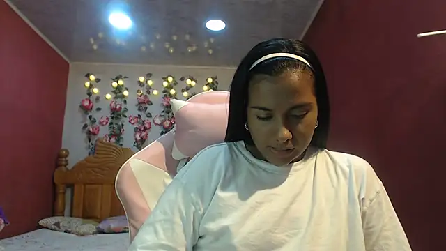 Coral0403 online show from July 17, 2026, 7:55 pm