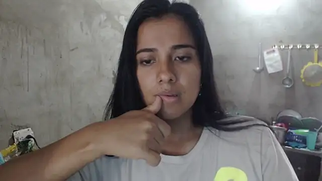 Snapshot of Coral0403 chatting on October 12, 2025, 3:24 pm Coral0403 online show from October 12, 2025, 3:24 pm