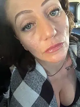 Snapshot of AlessasRoom chatting on November 17, 2025, 7:07 pm AlessasRoom online show from November 17, 2025, 7:07 pm