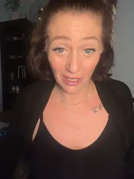 Snapshot of AlessasRoom chatting on November 16, 2025, 9:14 am AlessasRoom online show from November 16, 2025, 9:14 am