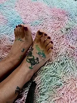 Snapshot of TheOneNOnlyHalfPint chatting on February 13, 2025, 2:20 pm TheOneNOnlyHalfPint online show from February 13, 2025, 2:20 pm