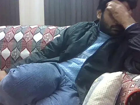 Snapshot of indihotguy chatting on December 3, 2025, 1:21 pm indihotguy online show from December 3, 2025, 1:21 pm