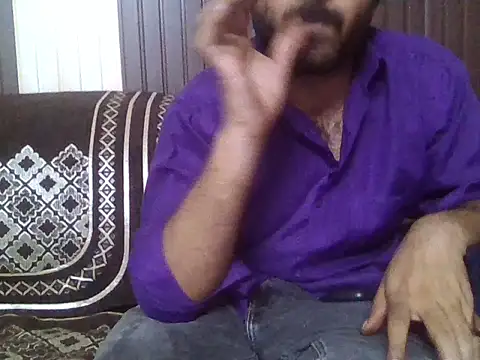 Snapshot of indihotguy chatting on April 17, 2026, 10:23 pm indihotguy online show from April 17, 2026, 10:23 pm