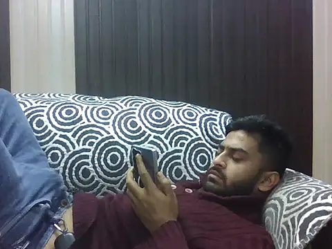 indihotguy online show from February 12, 2026, 9:42 am