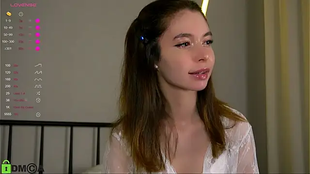 Snapshot of LittleOriana chatting on September 28, 2025, 2:51 am LittleOriana online show from September 28, 2025, 2:51 am