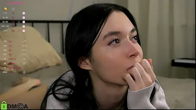 Snapshot of LittleOriana chatting on October 24, 2025, 7:02 pm LittleOriana online show from October 24, 2025, 7:02 pm