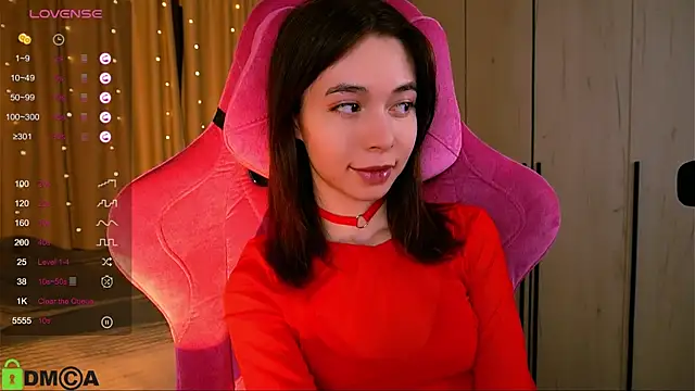 Snapshot of LittleOriana chatting on March 13, 2025, 1:43 am LittleOriana online show from March 13, 2025, 1:43 am