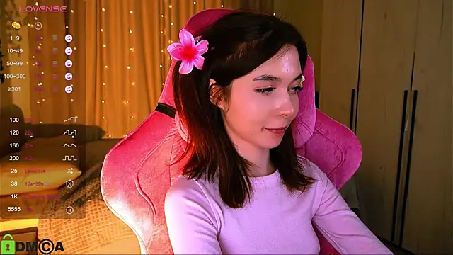 Snapshot of LittleOriana chatting on March 6, 2025, 4:52 am LittleOriana online show from March 6, 2025, 4:52 am