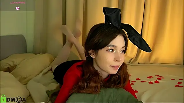 Snapshot of LittleOriana chatting on February 13, 2025, 11:37 pm LittleOriana online show from February 13, 2025, 11:37 pm