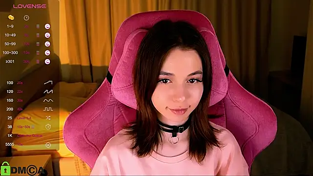 Snapshot of LittleOriana chatting on March 1, 2025, 8:32 pm LittleOriana online show from March 1, 2025, 8:32 pm