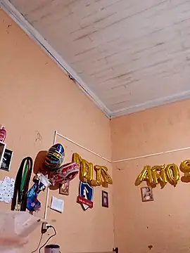 hotleon127 online show from February 2, 2026, 11:04 pm