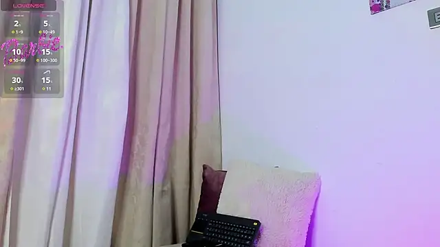 Snapshot of newbarbiedolly chatting on March 3, 2025, 1:07 am newbarbiedolly online show from March 3, 2025, 1:07 am