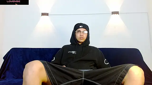 Br4ndxpimm online show from October 22, 2025, 1:21 pm