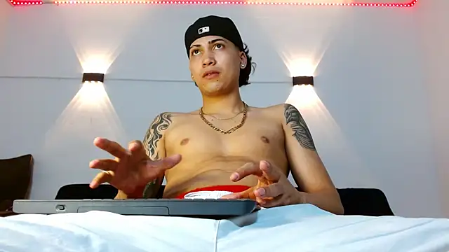 Br4ndxpimm online show from December 18, 2025, 8:01 pm