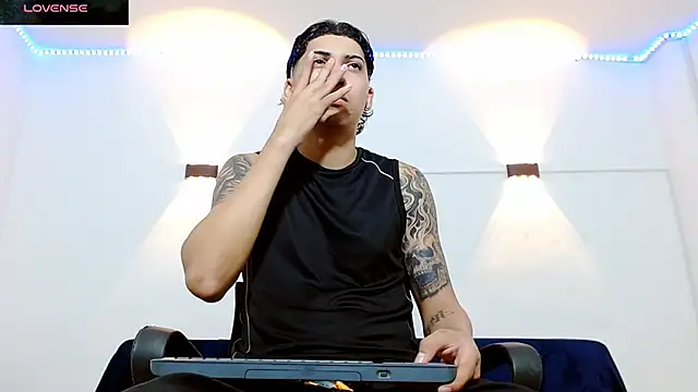 Br4ndxpimm online show from November 5, 2025, 3:48 pm