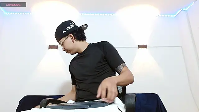 Br4ndxpimm online show from November 1, 2025, 7:52 pm