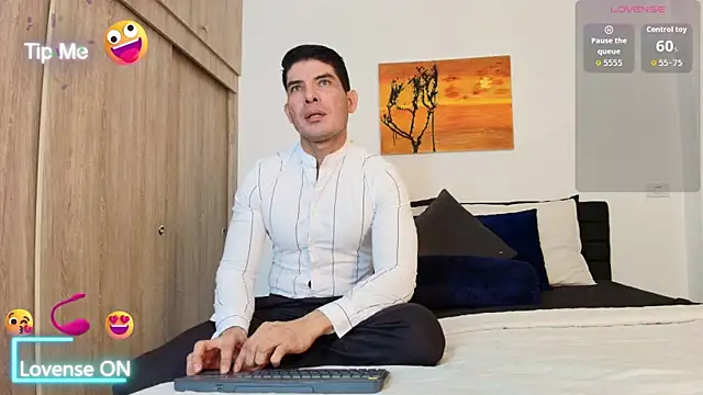 Snapshot of Andrewstelle_coleman chatting on October 30, 2025, 5:32 pm Andrewstelle coleman online show from October 30, 2025, 5:32 pm