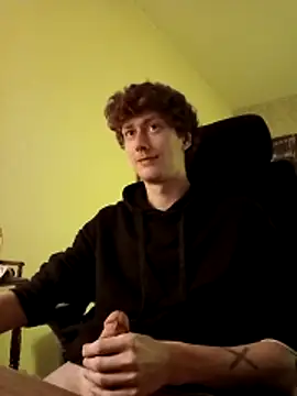 Snapshot of HalloMarcy chatting on November 1, 2025, 1:12 am HalloMarcy online show from November 1, 2025, 1:12 am