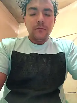 Snapshot of chinoxxx chatting on October 22, 2025, 11:25 pm chinoxxx online show from October 22, 2025, 11:25 pm