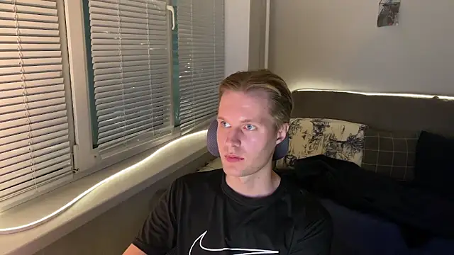 Leonnextdoor online show from January 9, 2026, 9:22 pm