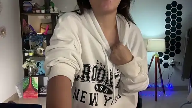 roseofvenom online show from November 12, 2025, 6:23 pm