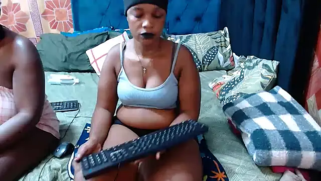 Thickbootykim online show from March 6, 2026, 4:13 pm