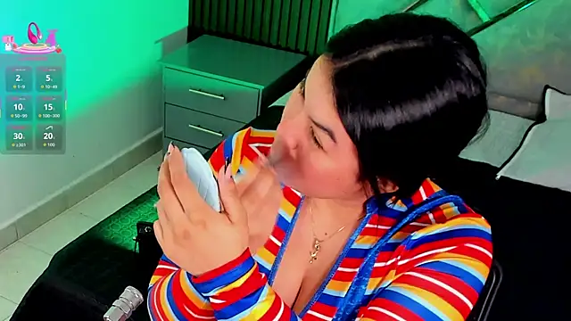 Snapshot of Geabloom chatting on October 8, 2025, 12:07 pm Geabloom online show from October 8, 2025, 12:07 pm