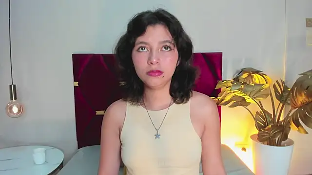 LuciaFerrero online show from October 7, 2025, 12:44 am