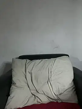 Snapshot of Ninabrunette18 chatting on July 12, 2026, 8:15 am Ninabrunette18 online show from July 12, 2026, 8:15 am