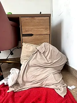 Snapshot of Ninabrunette18 chatting on October 18, 2025, 3:36 pm Ninabrunette18 online show from October 18, 2025, 3:36 pm