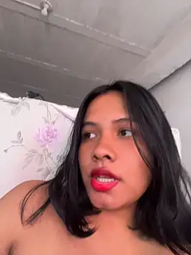 Ninabrunette18 online show from April 23, 2026, 1:02 pm