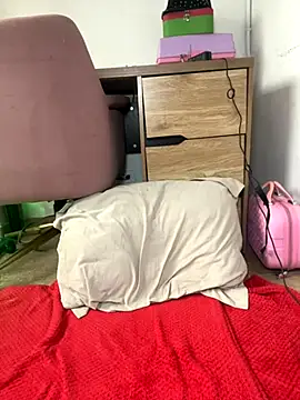 Snapshot of Ninabrunette18 chatting on October 16, 2025, 11:40 am Ninabrunette18 online show from October 16, 2025, 11:40 am